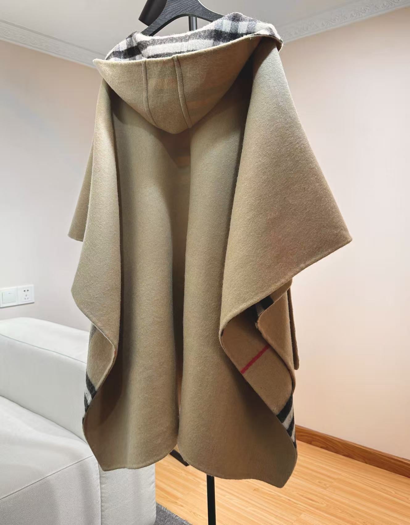 BURBERRY 26S HOODED CAPE 176 IN CASHMERE 304565