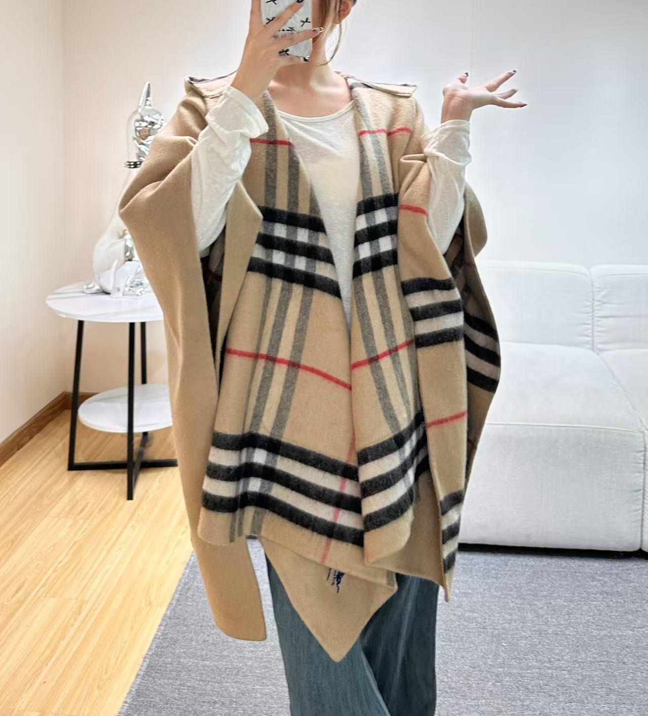 BURBERRY 26S HOODED CAPE 176 IN CASHMERE 304565