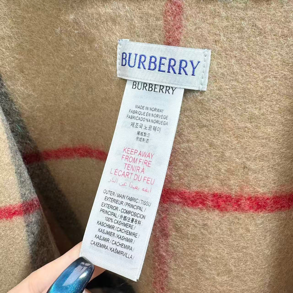 BURBERRY 26S HOODED CAPE 176 IN CASHMERE 304565