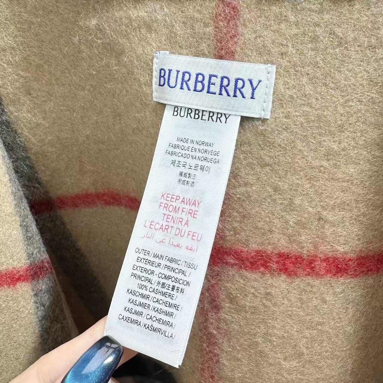 BURBERRY 26S HOODED CAPE 176 IN CASHMERE 304565