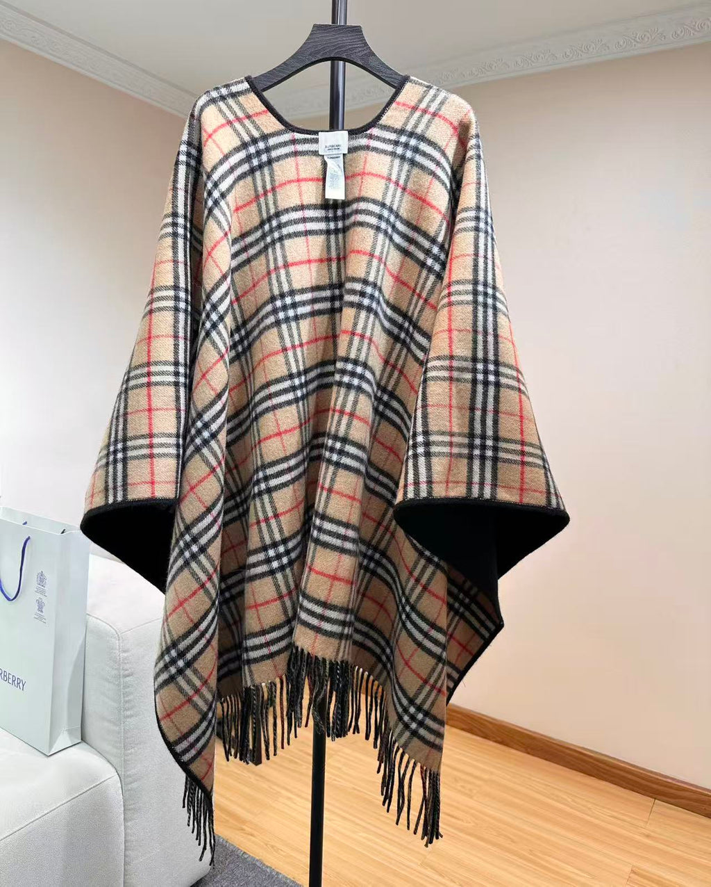 BURBERRY 26S REVERSIBLE CHECK FRINGED CAPE 150CM IN CASHMERE 309447