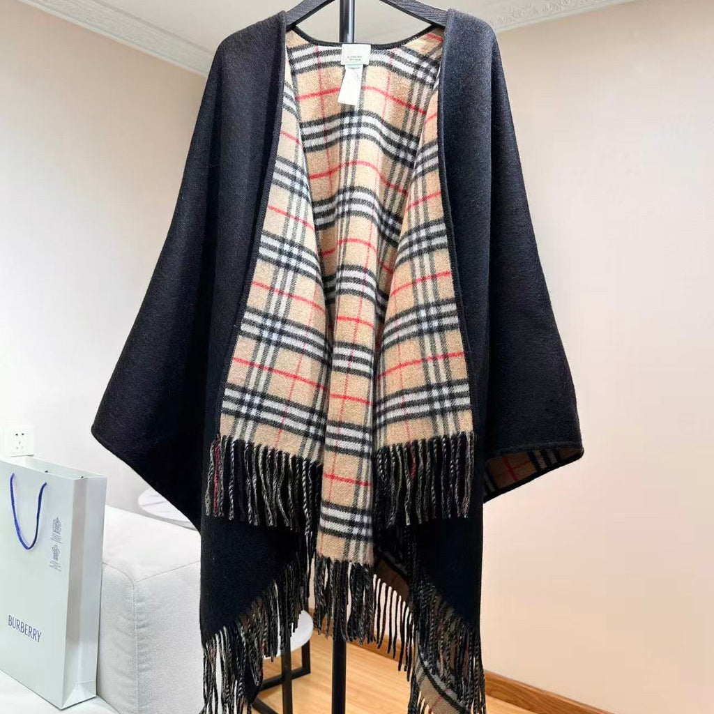 BURBERRY 26S REVERSIBLE CHECK FRINGED CAPE 150CM IN CASHMERE 309447