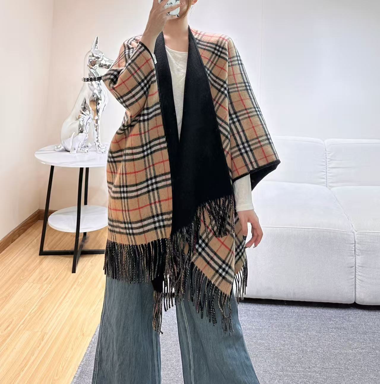 BURBERRY 26S REVERSIBLE CHECK FRINGED CAPE 150CM IN CASHMERE 309447