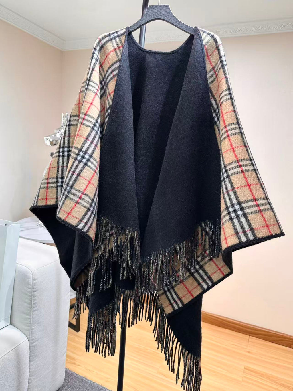 BURBERRY 26S REVERSIBLE CHECK FRINGED CAPE 150CM IN CASHMERE 309447