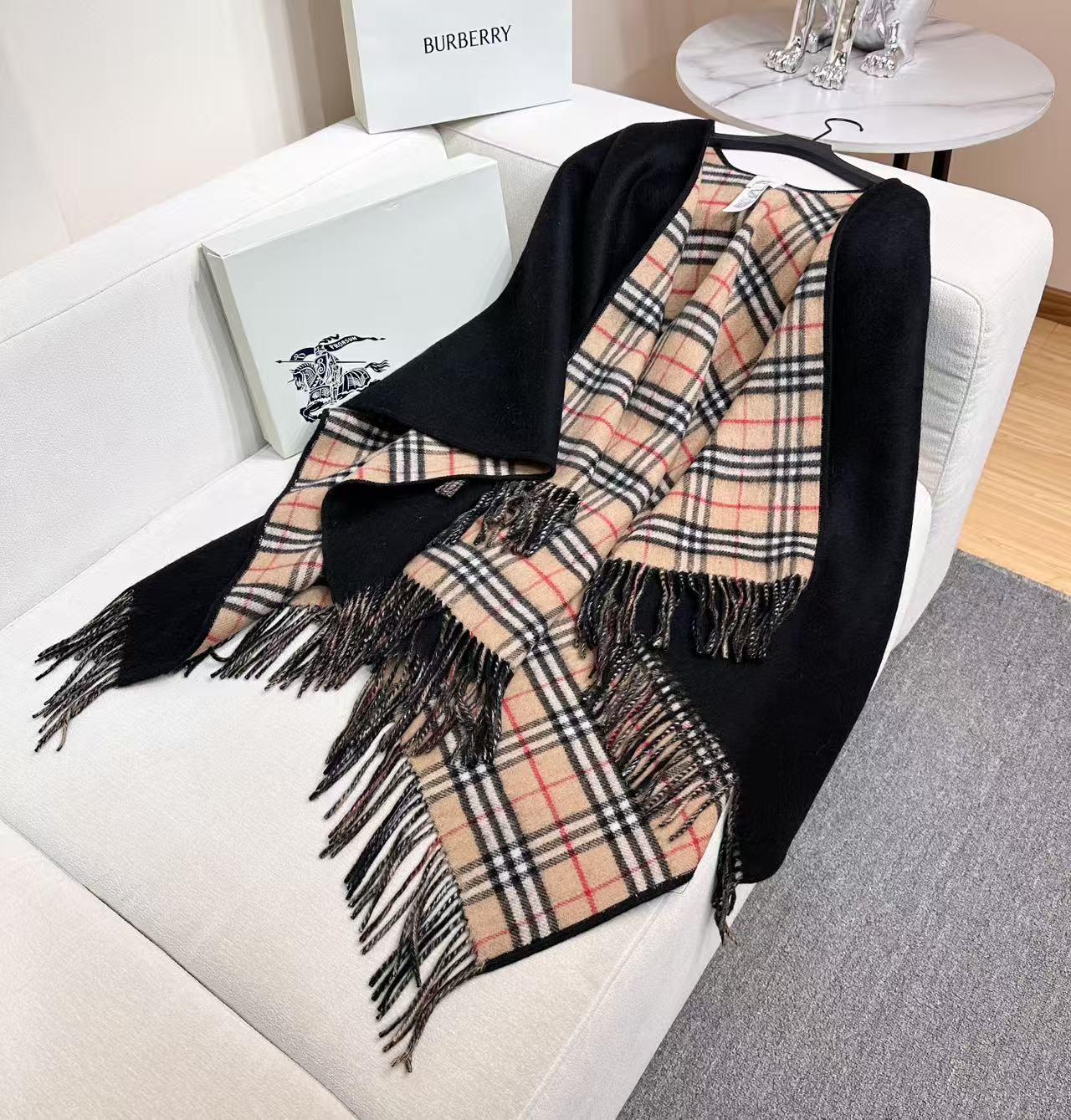 BURBERRY 26S REVERSIBLE CHECK FRINGED CAPE 150CM IN CASHMERE 309447