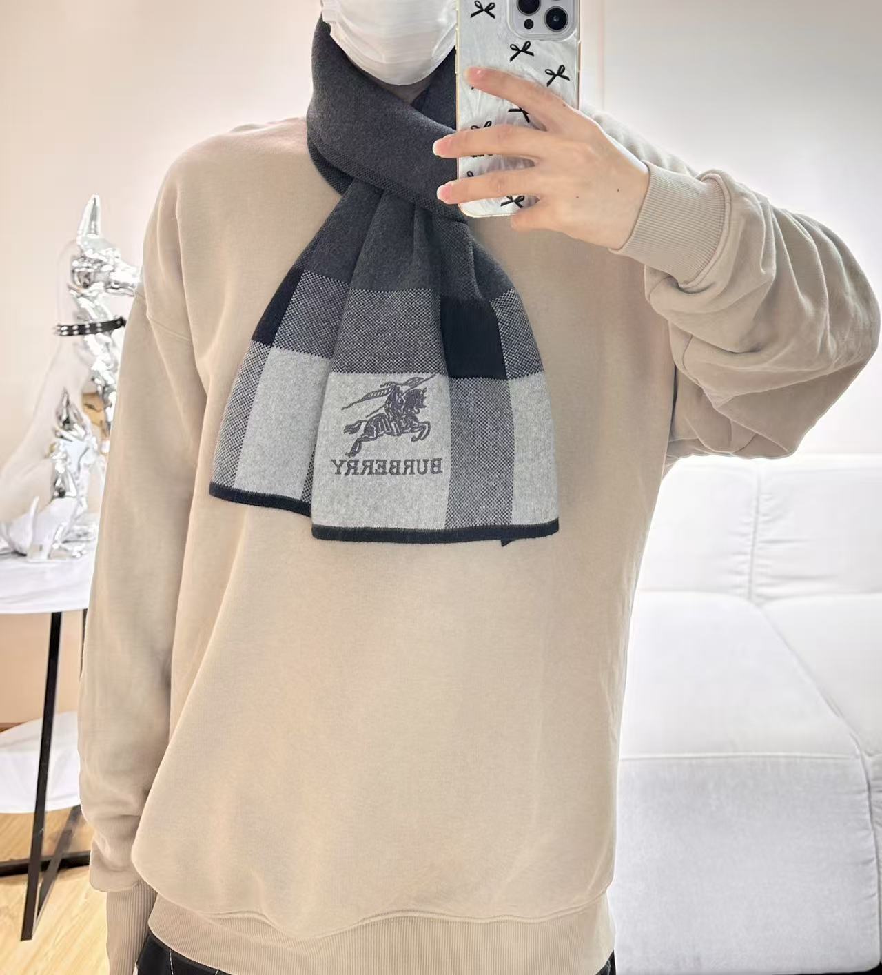 BURBERRY 26S SCARF 180CM IN CASHMERE 311832