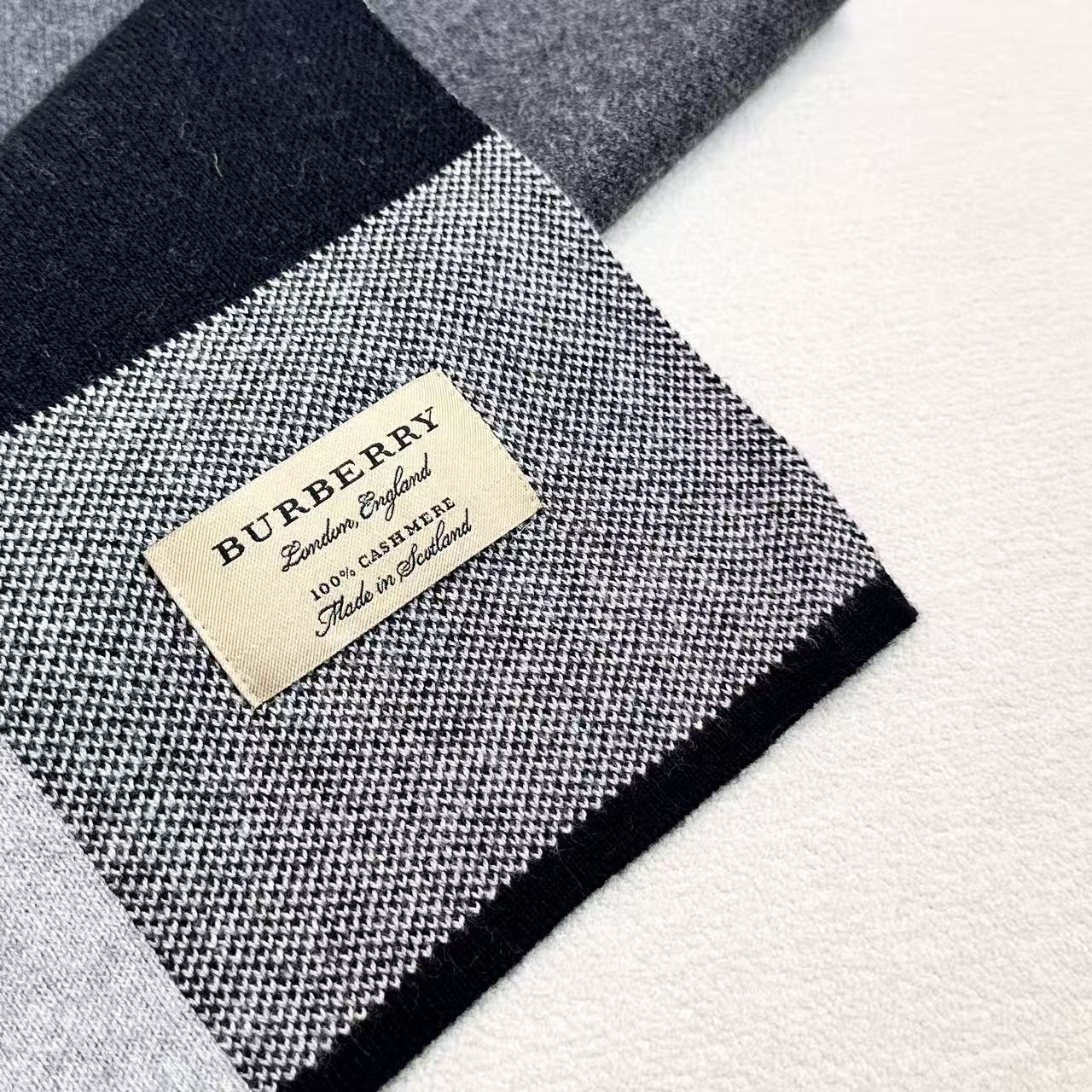 BURBERRY 26S SCARF 180CM IN CASHMERE 311832