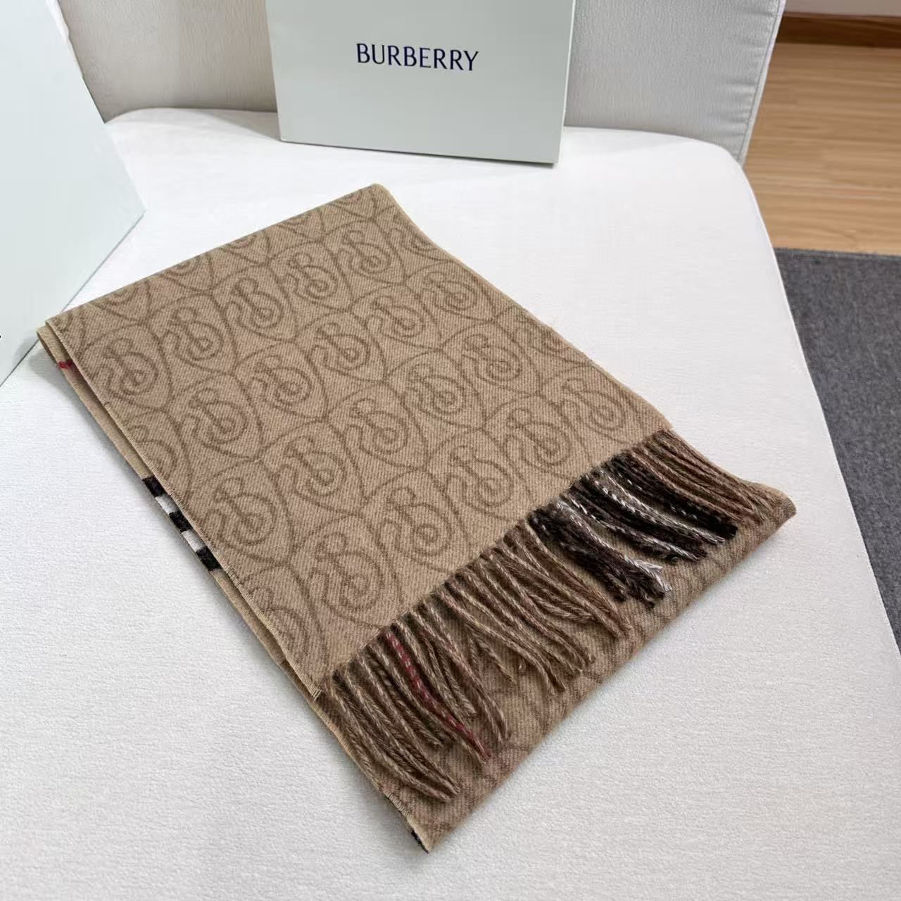 BURBERRY 26S SCARF 200CM IN CASHMERE 304322