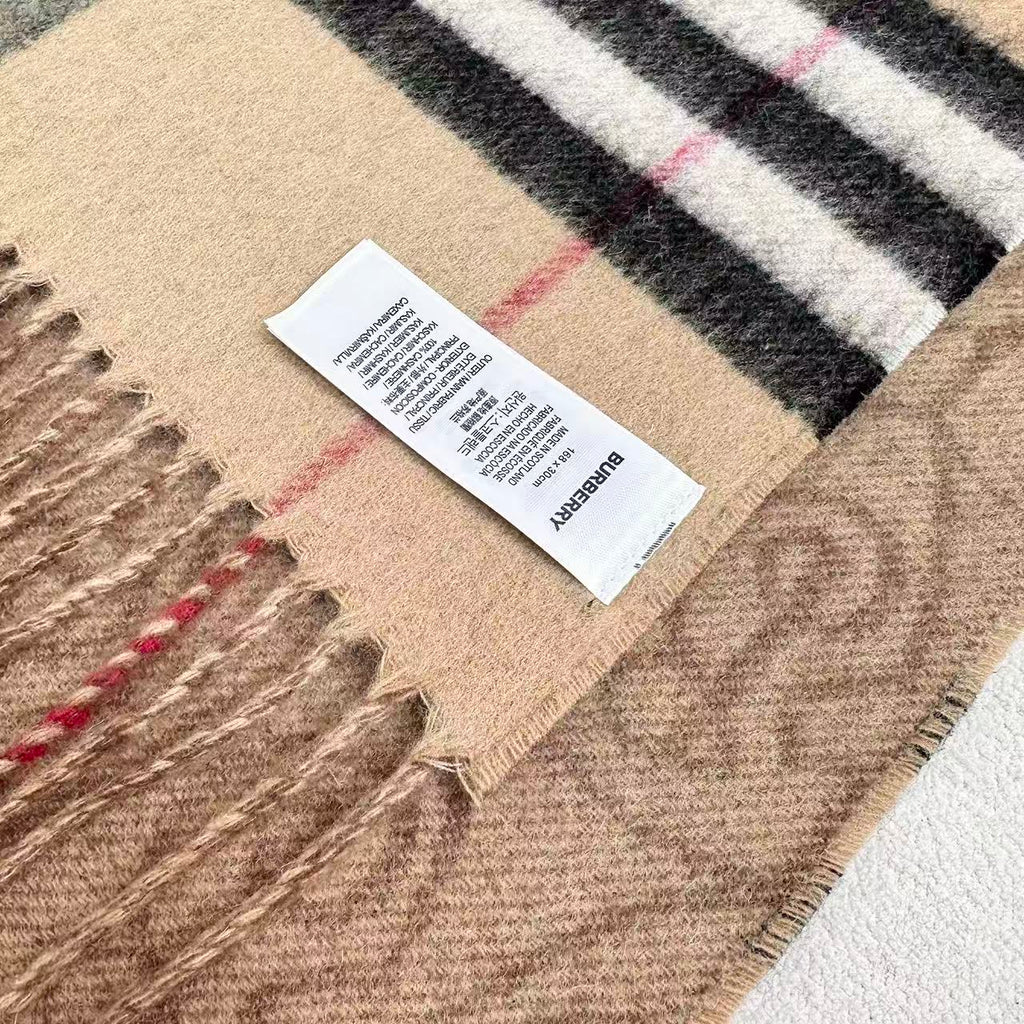 BURBERRY 26S SCARF 200CM IN CASHMERE 304322