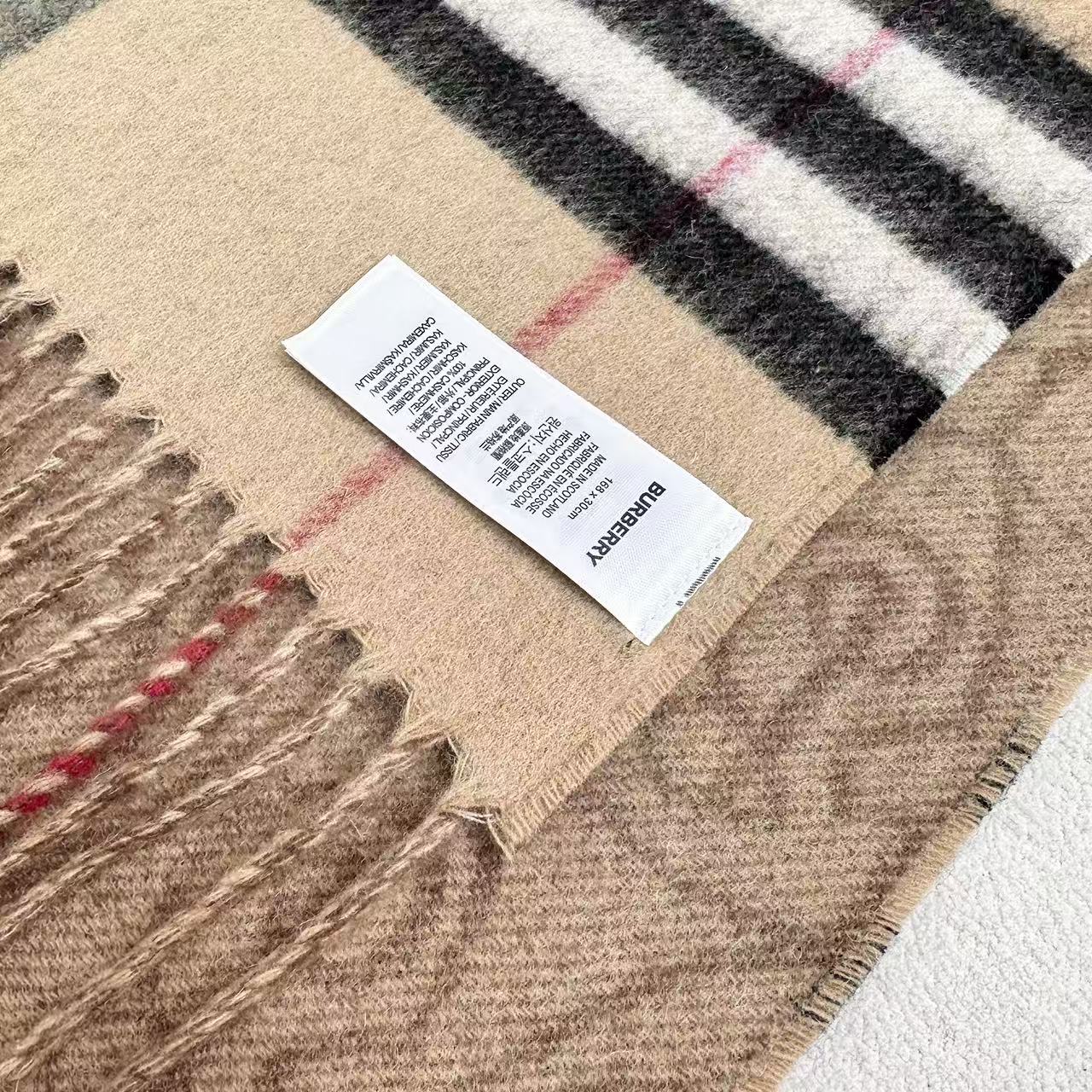 BURBERRY 26S SCARF 200CM IN CASHMERE 304322