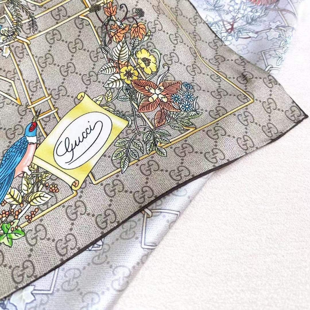 GUCCI 26S SCARF 90 IN SILK 315010