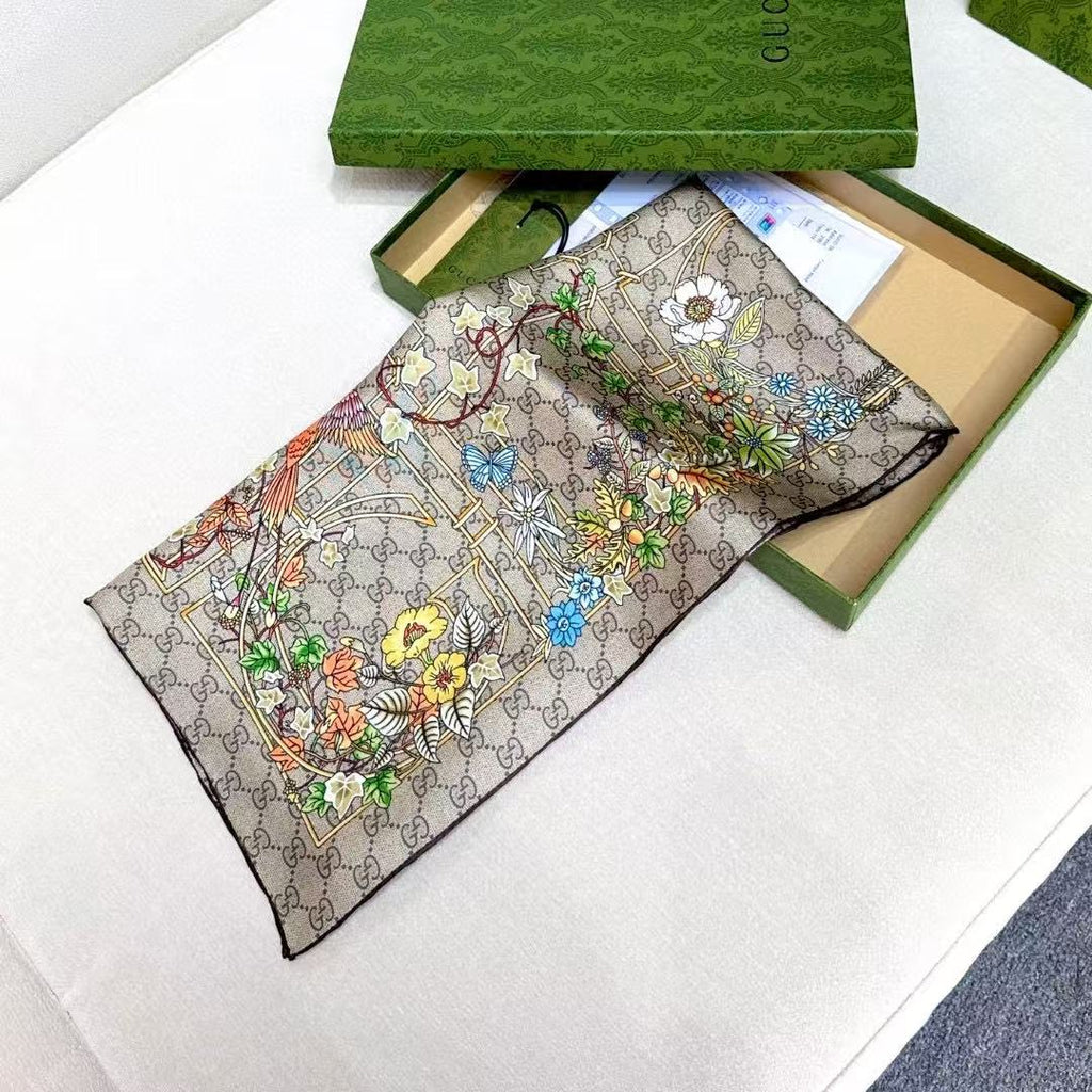 GUCCI 26S SCARF 90 IN SILK 315010