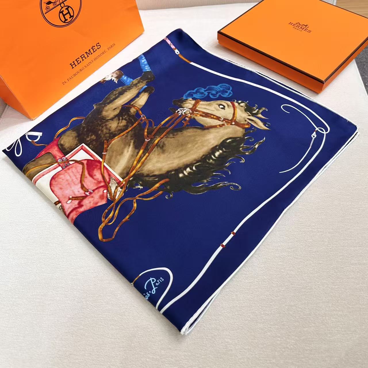 HERMES 26S SCARF 90 IN SILK 303189