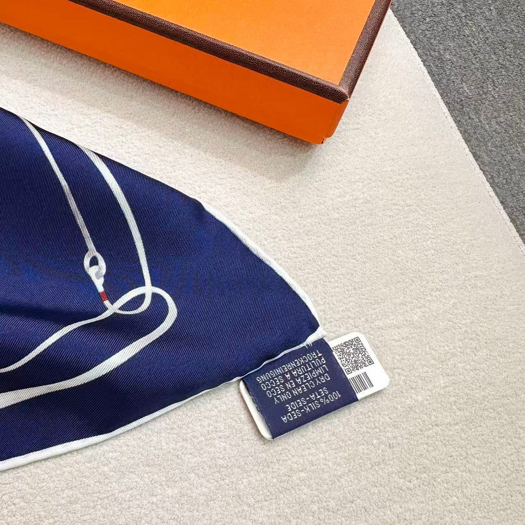 HERMES 26S SCARF 90 IN SILK 303189
