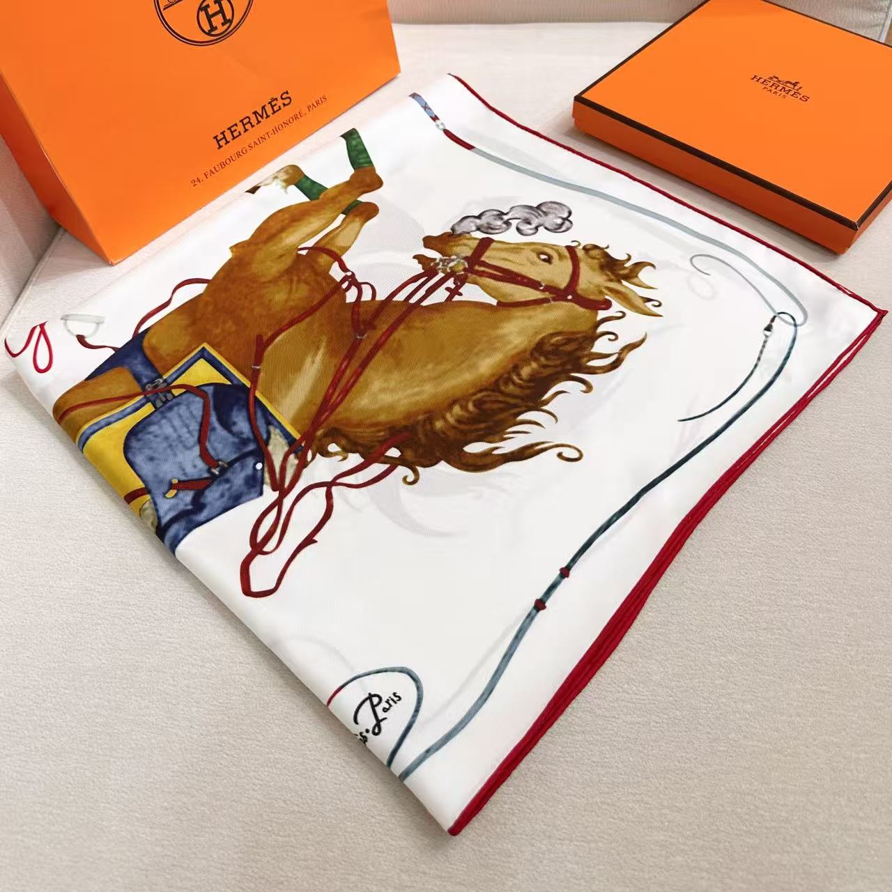 HERMES 26S SCARF 90 IN SILK 303190