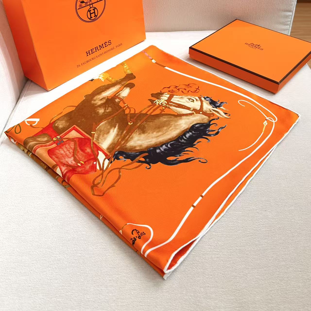 HERMES 26S SCARF 90 IN SILK 303193