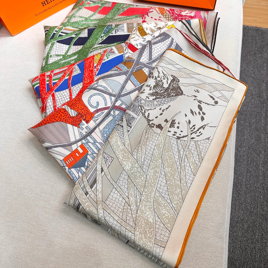 HERMES 26S PRINTED SQUARE SCARF 88 IN SILK 309440