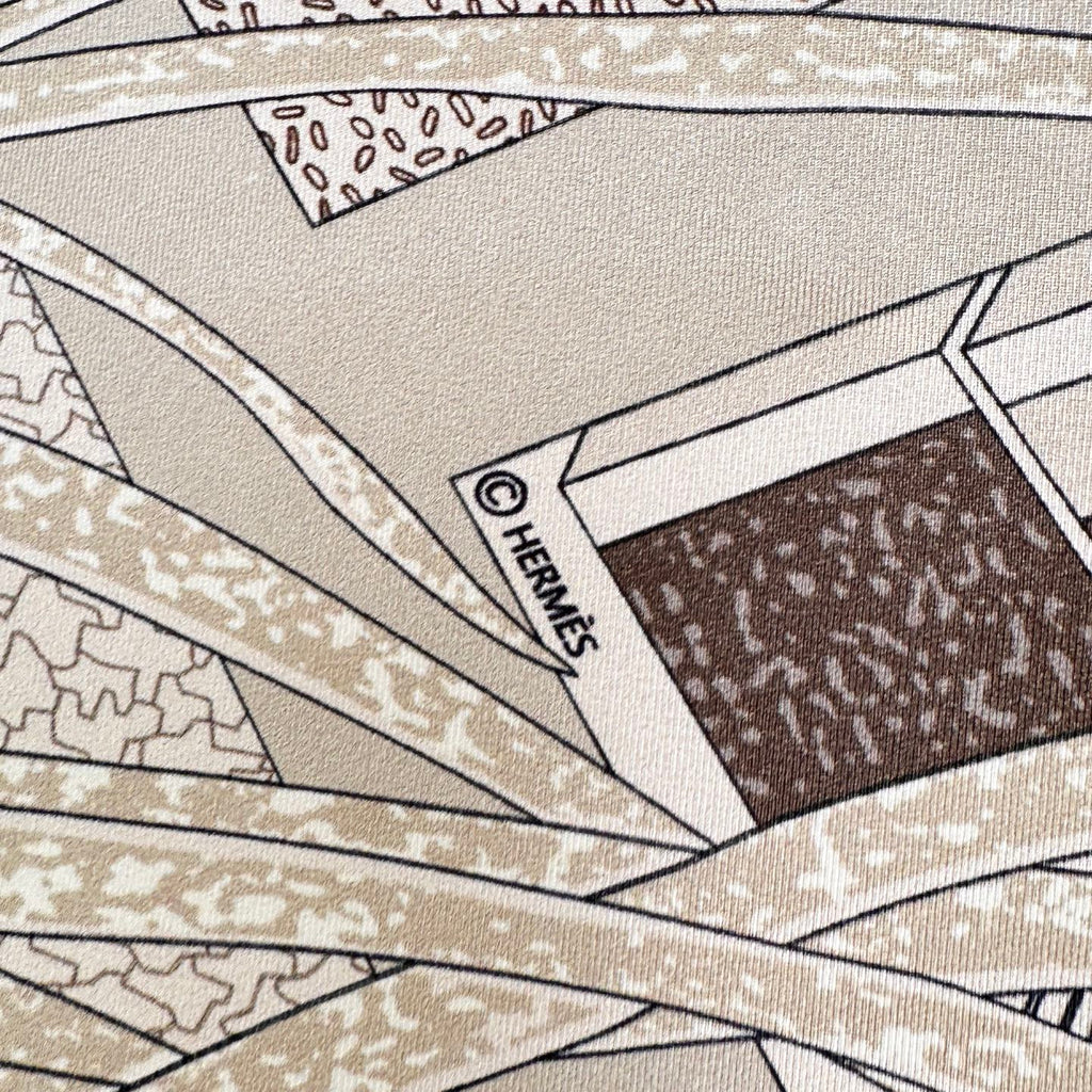 HERMES 26S PRINTED SQUARE SCARF 88 IN SILK 309441
