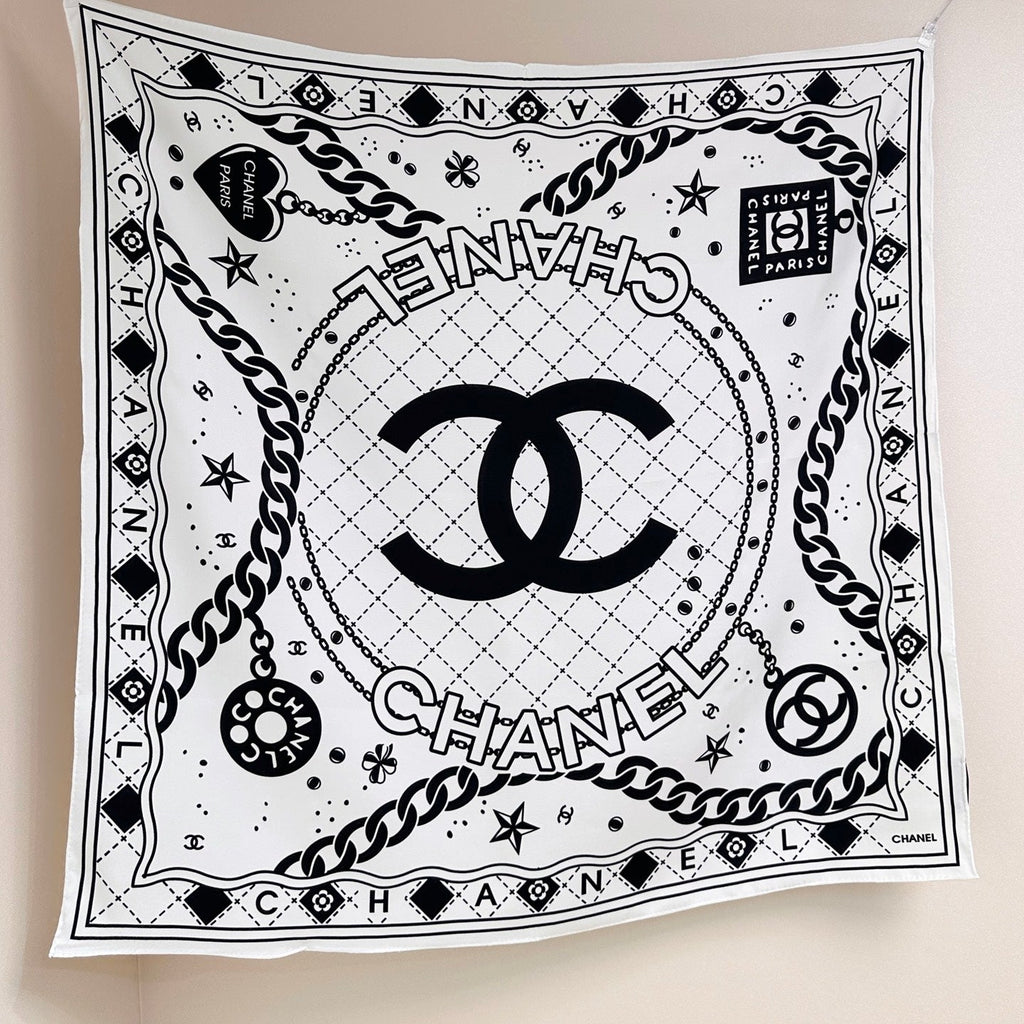 CHANEL 26S SCARF 90 IN SILK 304580