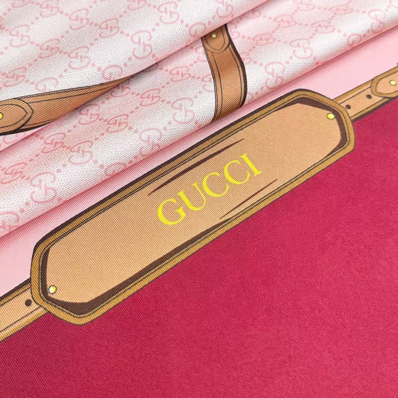 GUCCI 26S SCARF 90 IN SILK 309786