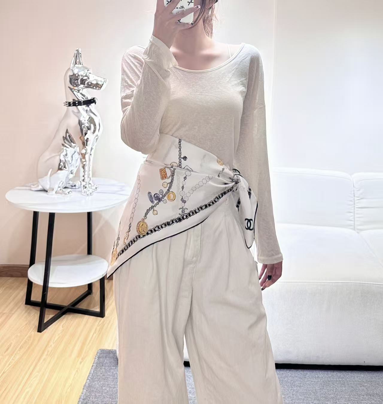 CHANEL 26S SCARF 90 IN SILK 307120