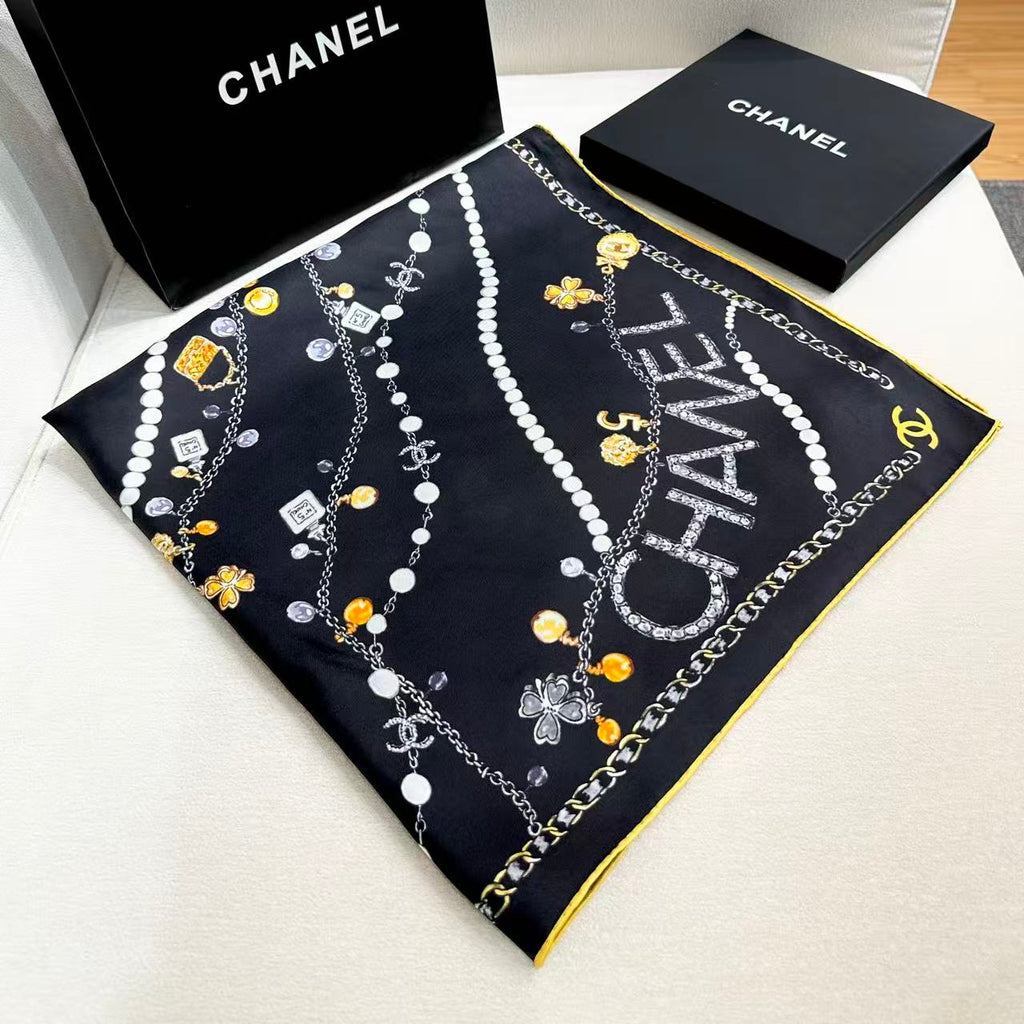 CHANEL 26S SCARF 90 IN SILK 307121
