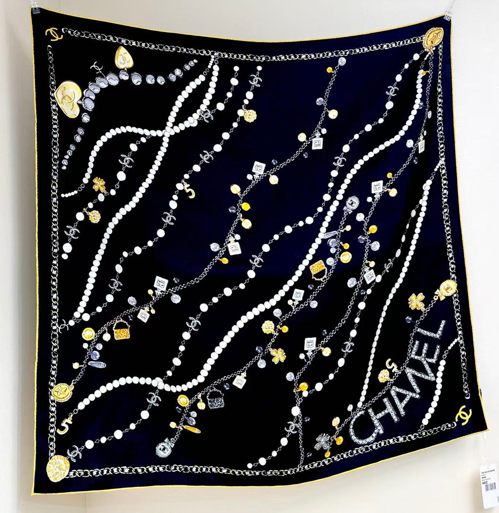 CHANEL 26S SCARF 90 IN SILK 307121
