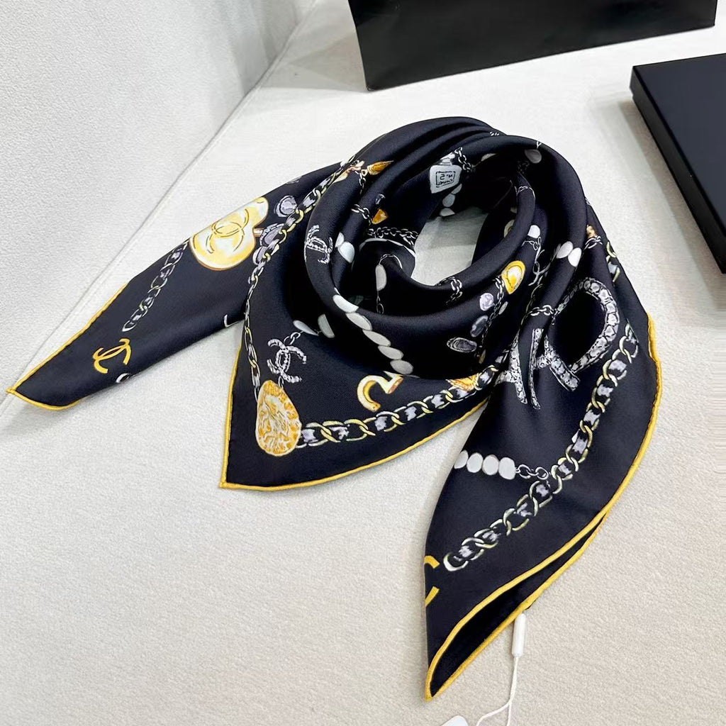 CHANEL 26S SCARF 90 IN SILK 307121
