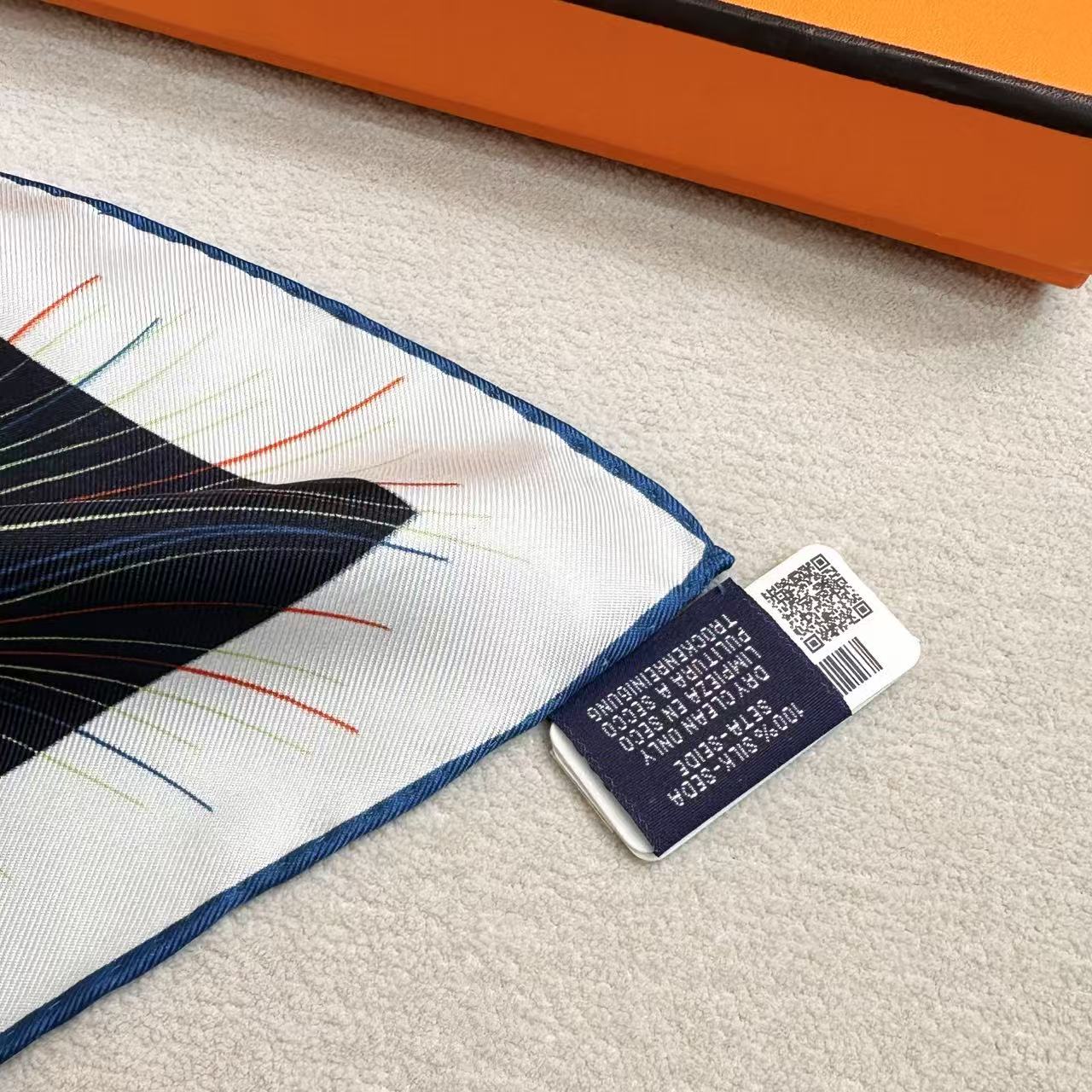 HERMES 26S SCARF 88 IN SILK 303218