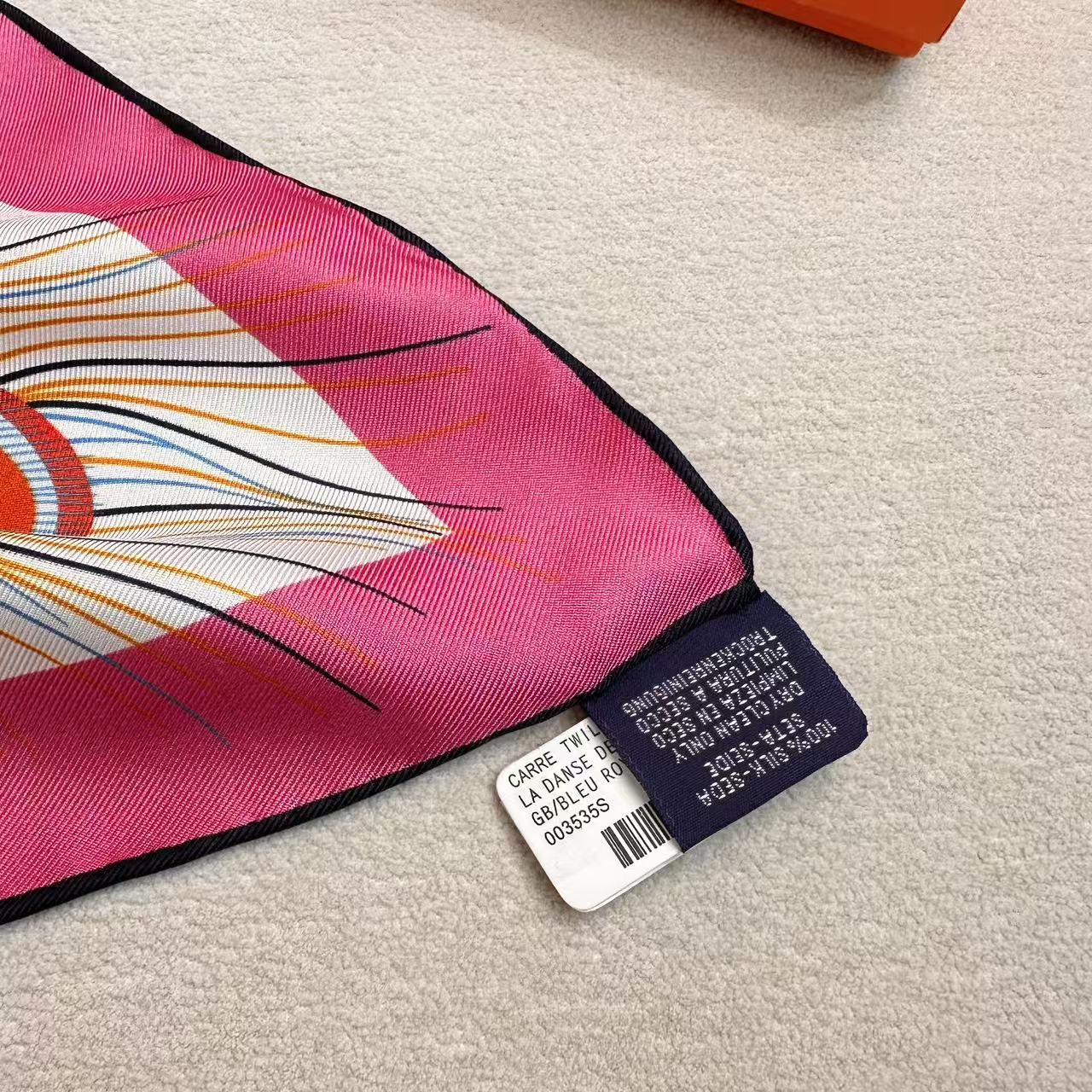 HERMES 26S SCARF 88 IN SILK 303220