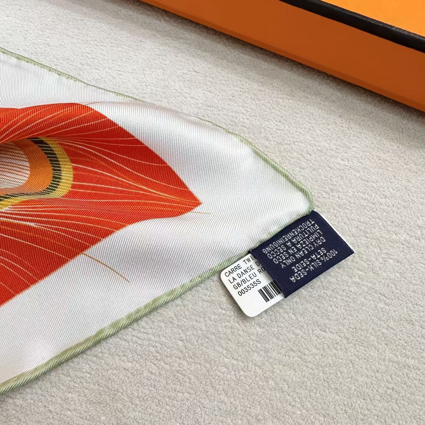 HERMES 26S SCARF 88 IN SILK 303221