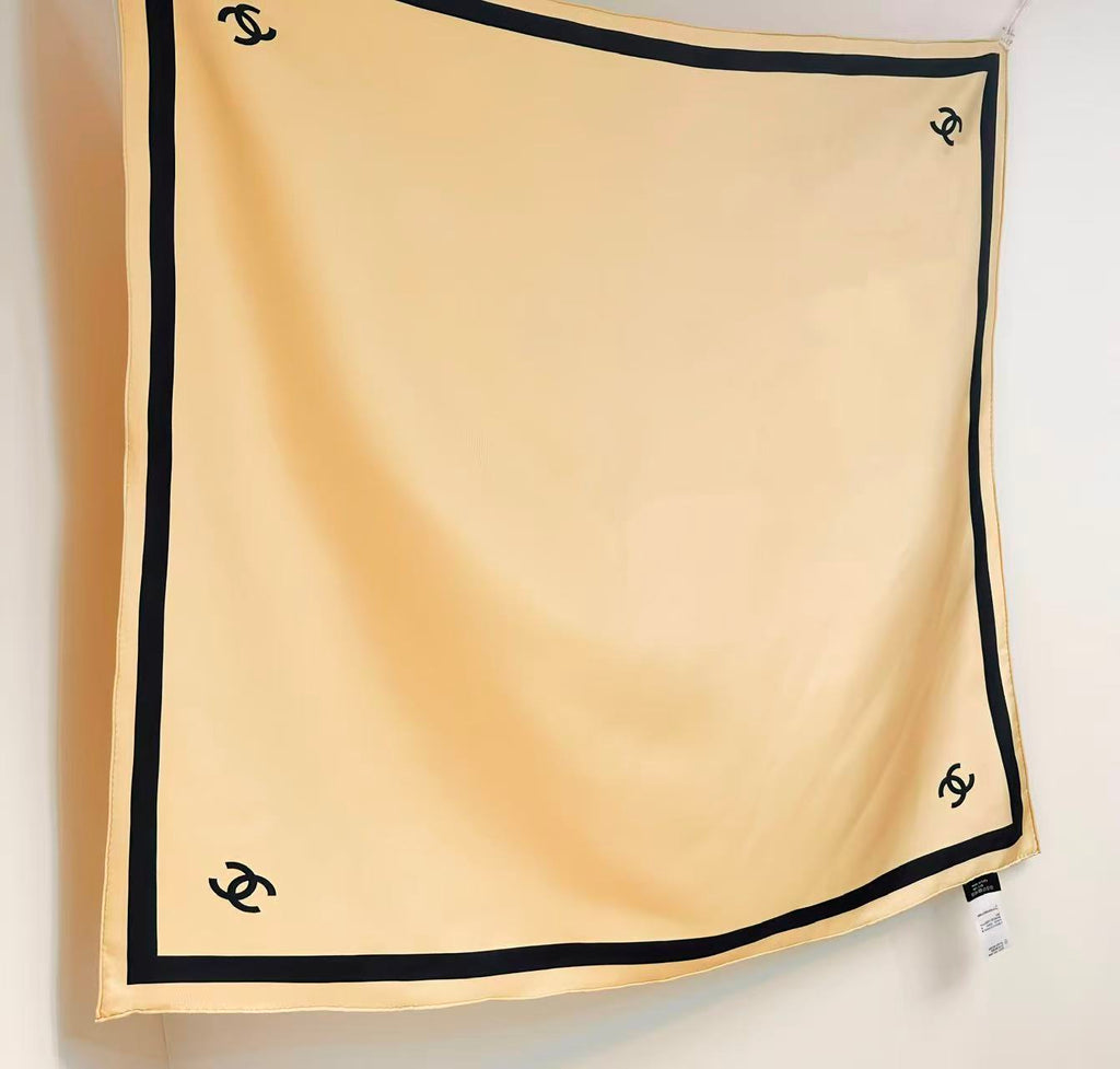 CHANEL 26S SCARF 90 IN SILK 303207