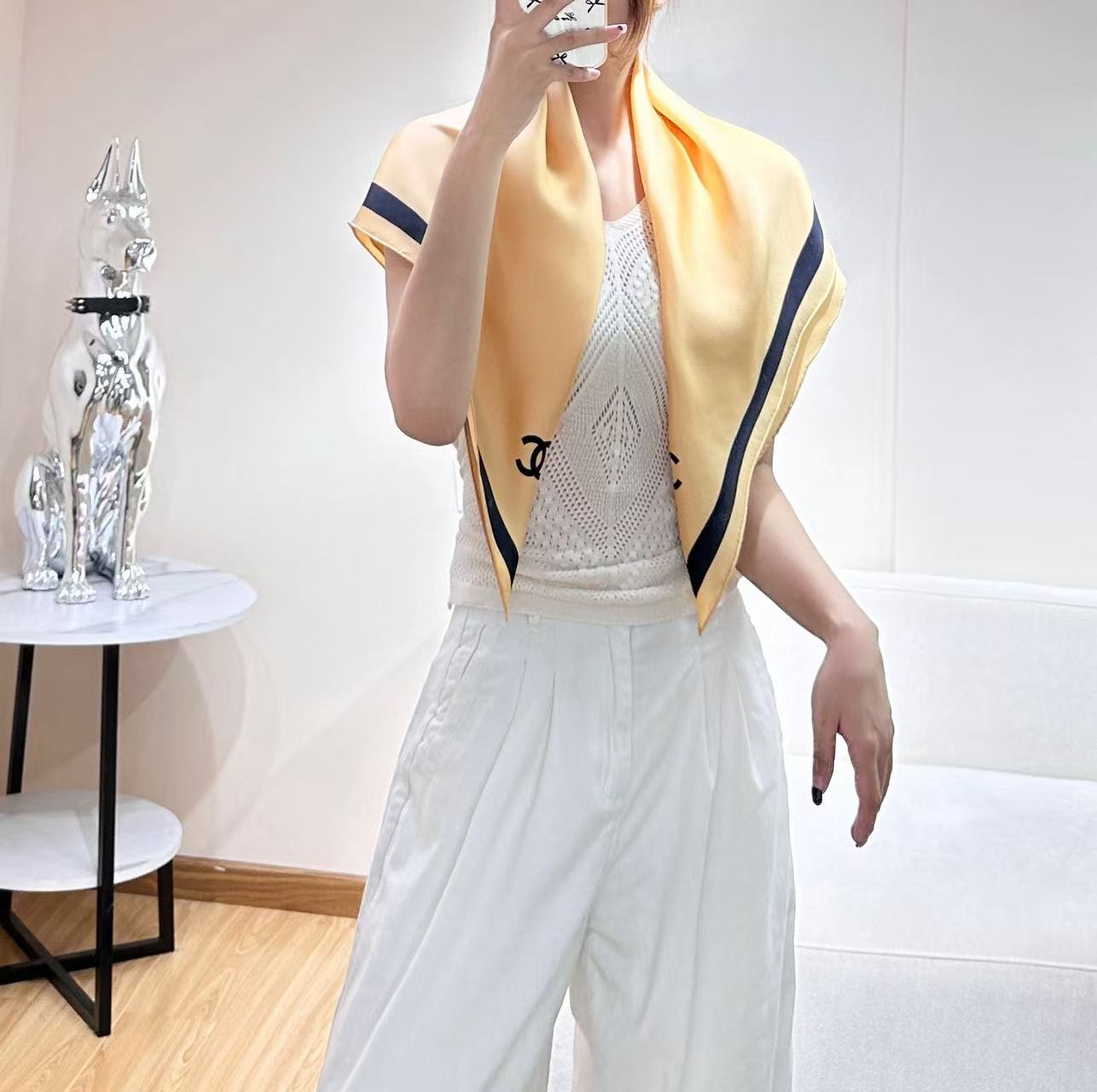 CHANEL 26S SCARF 90 IN SILK 303207