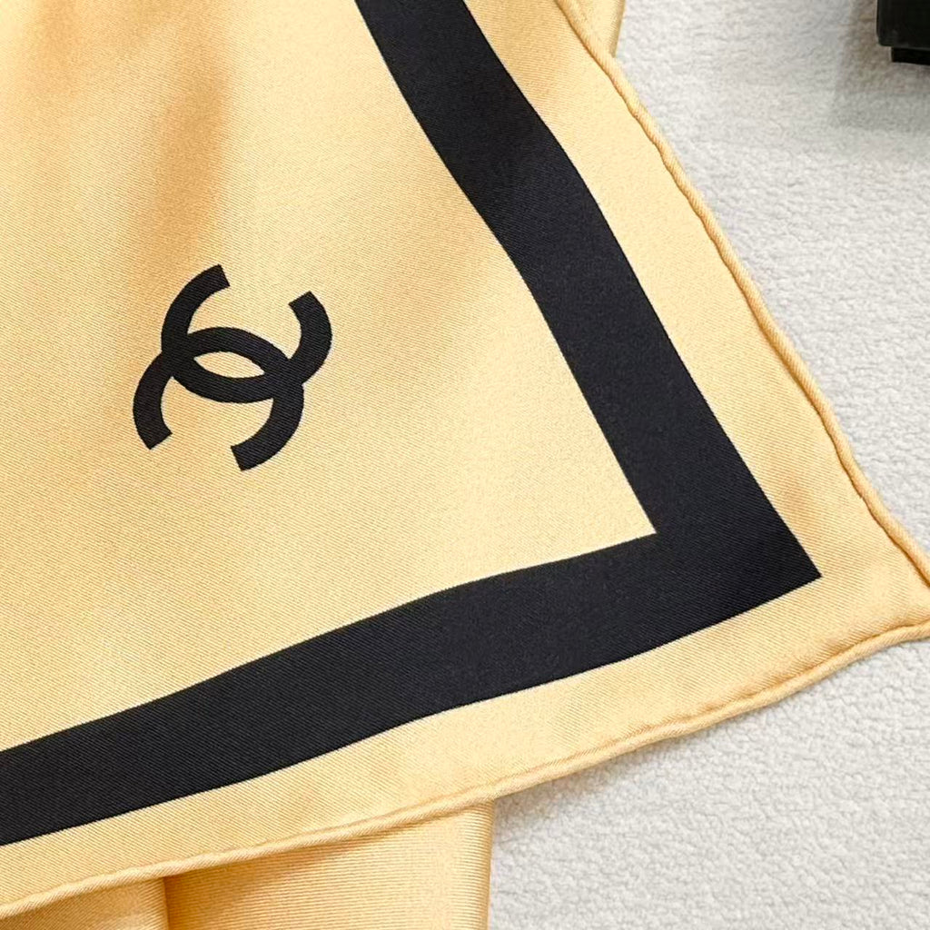 CHANEL 26S SCARF 90 IN SILK 303207