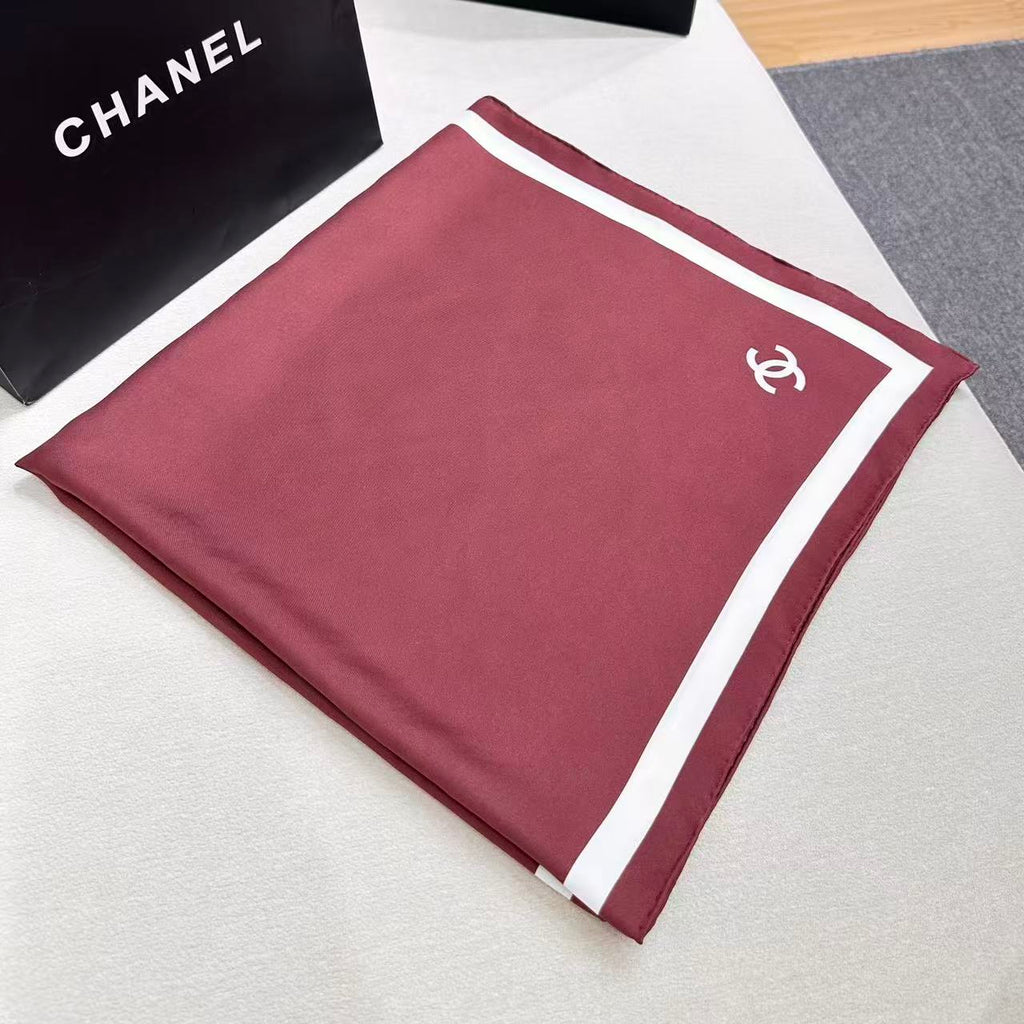 CHANEL 26S SCARF 90 IN SILK 303208