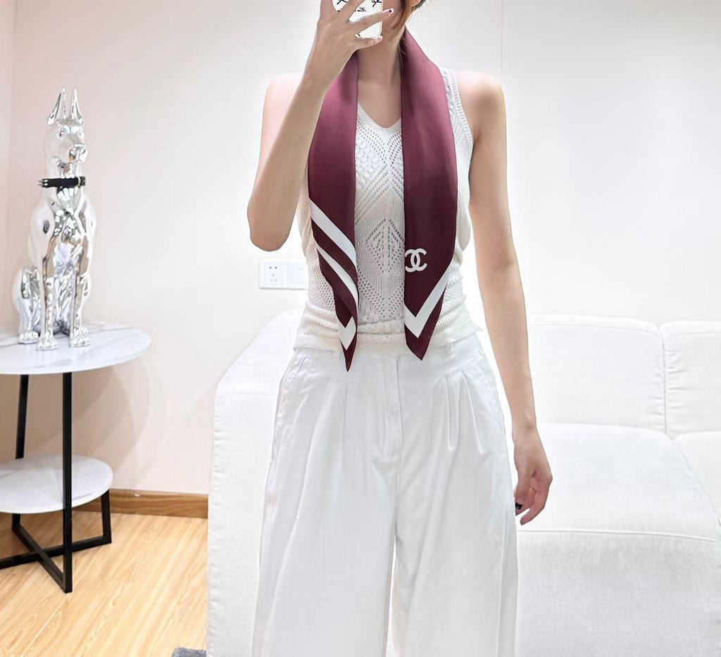 CHANEL 26S SCARF 90 IN SILK 303208