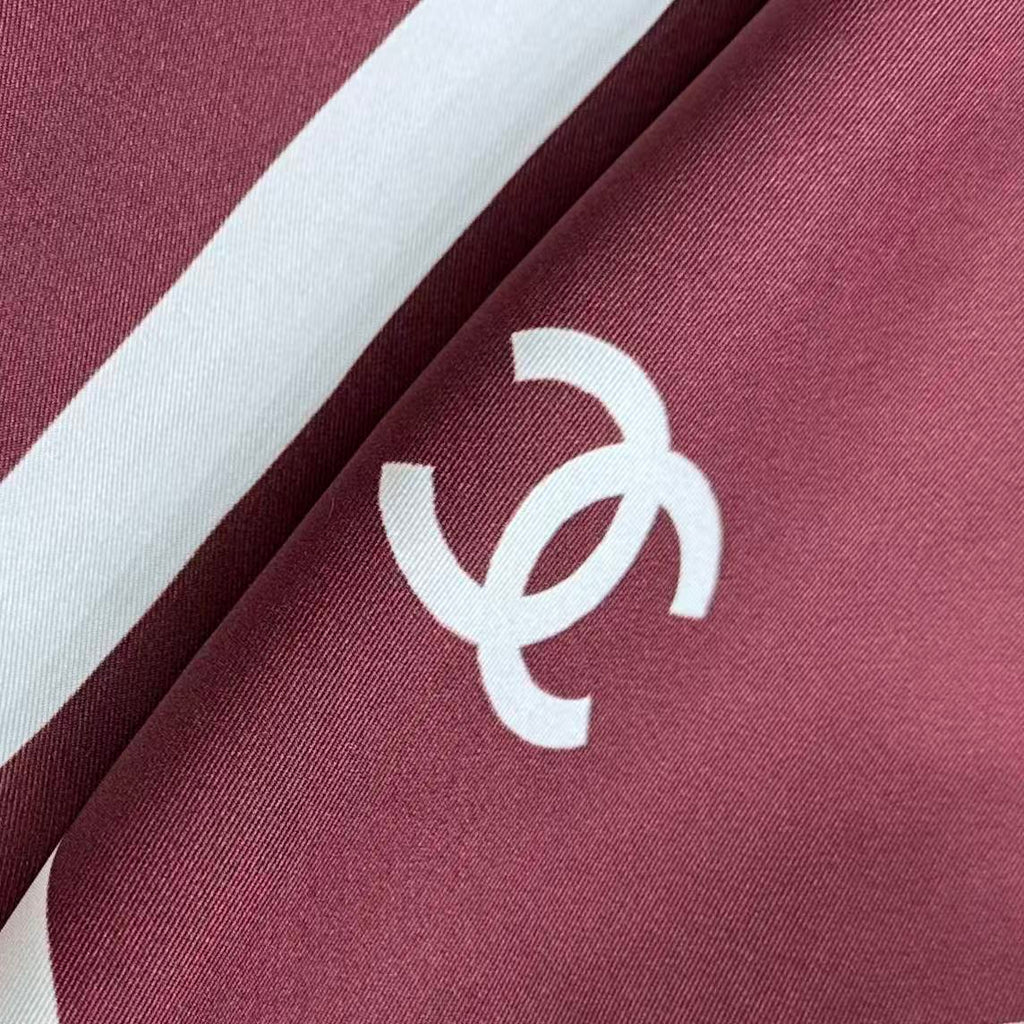 CHANEL 26S SCARF 90 IN SILK 303208