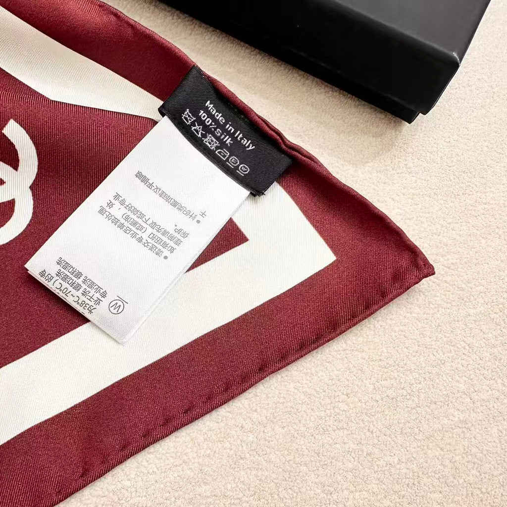 CHANEL 26S SCARF 90 IN SILK 303208