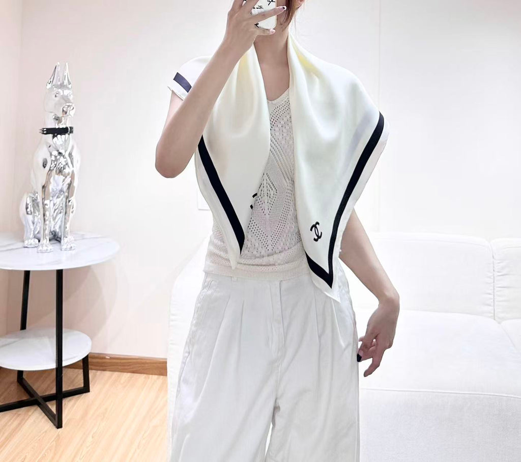 CHANEL 26S SCARF 90 IN SILK 303209