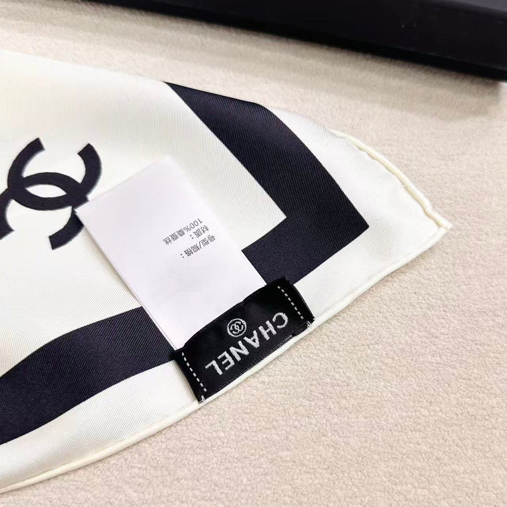 CHANEL 26S SCARF 90 IN SILK 303209