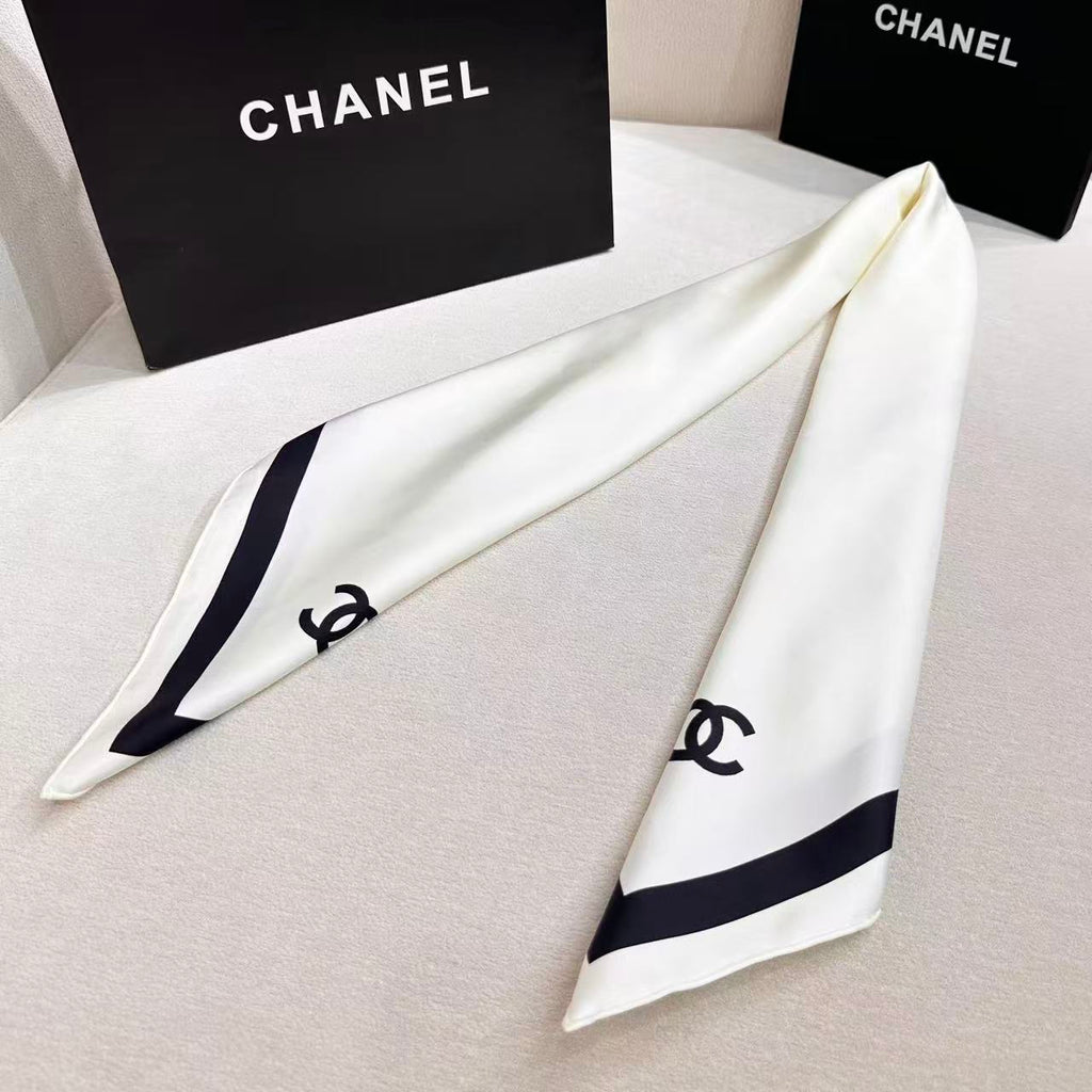 CHANEL 26S SCARF 90 IN SILK 303209