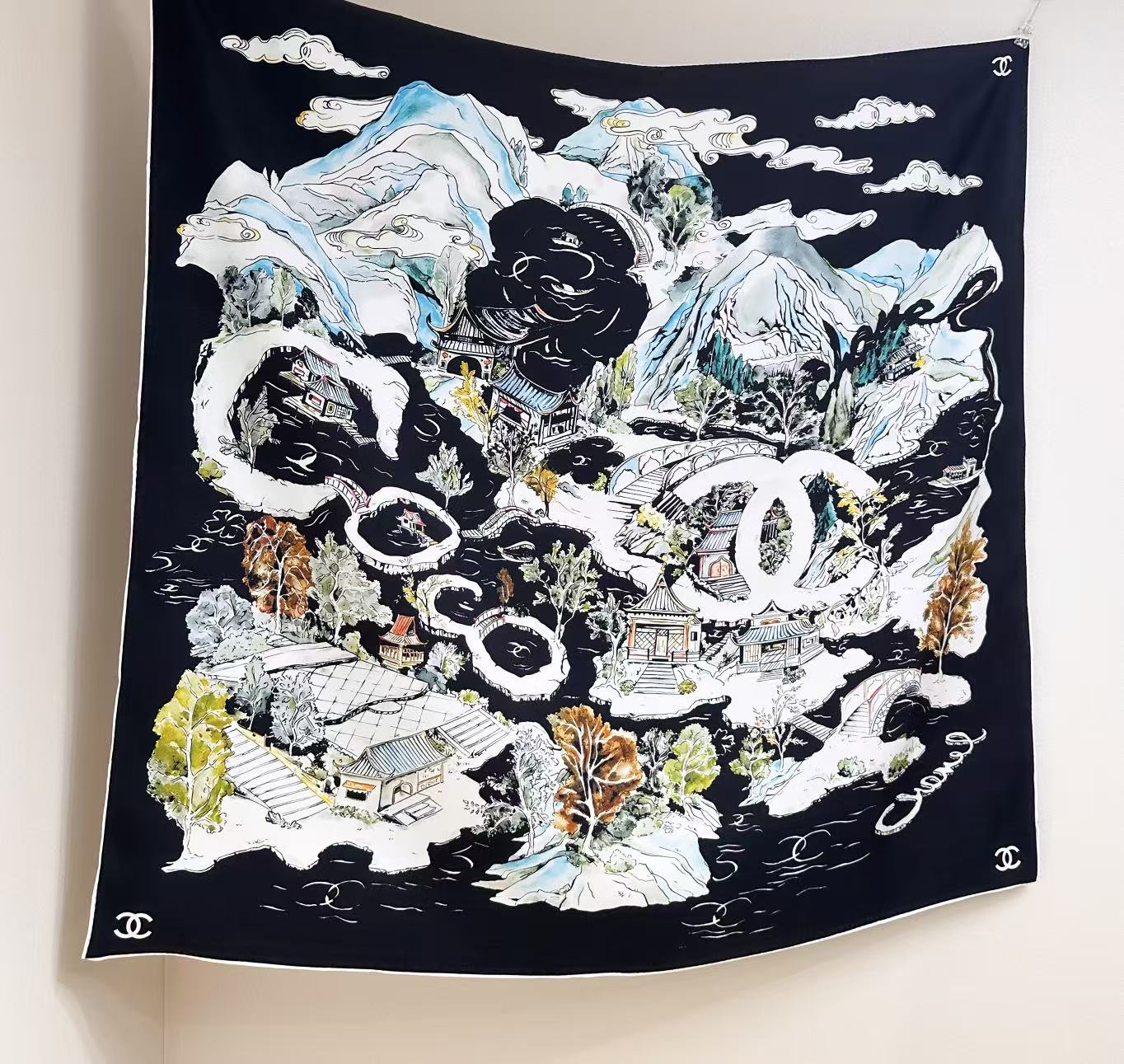 CHANEL 26S SCARF 90 IN SILK 303188