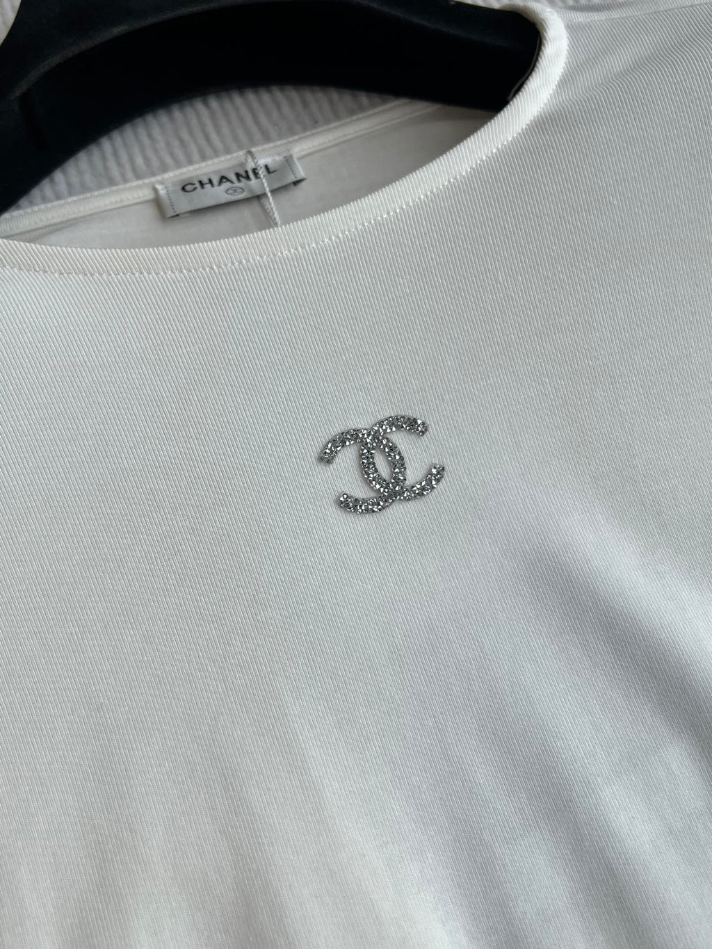 CHANEL LONG-SLEEVE T-SHIRT STYLE 28