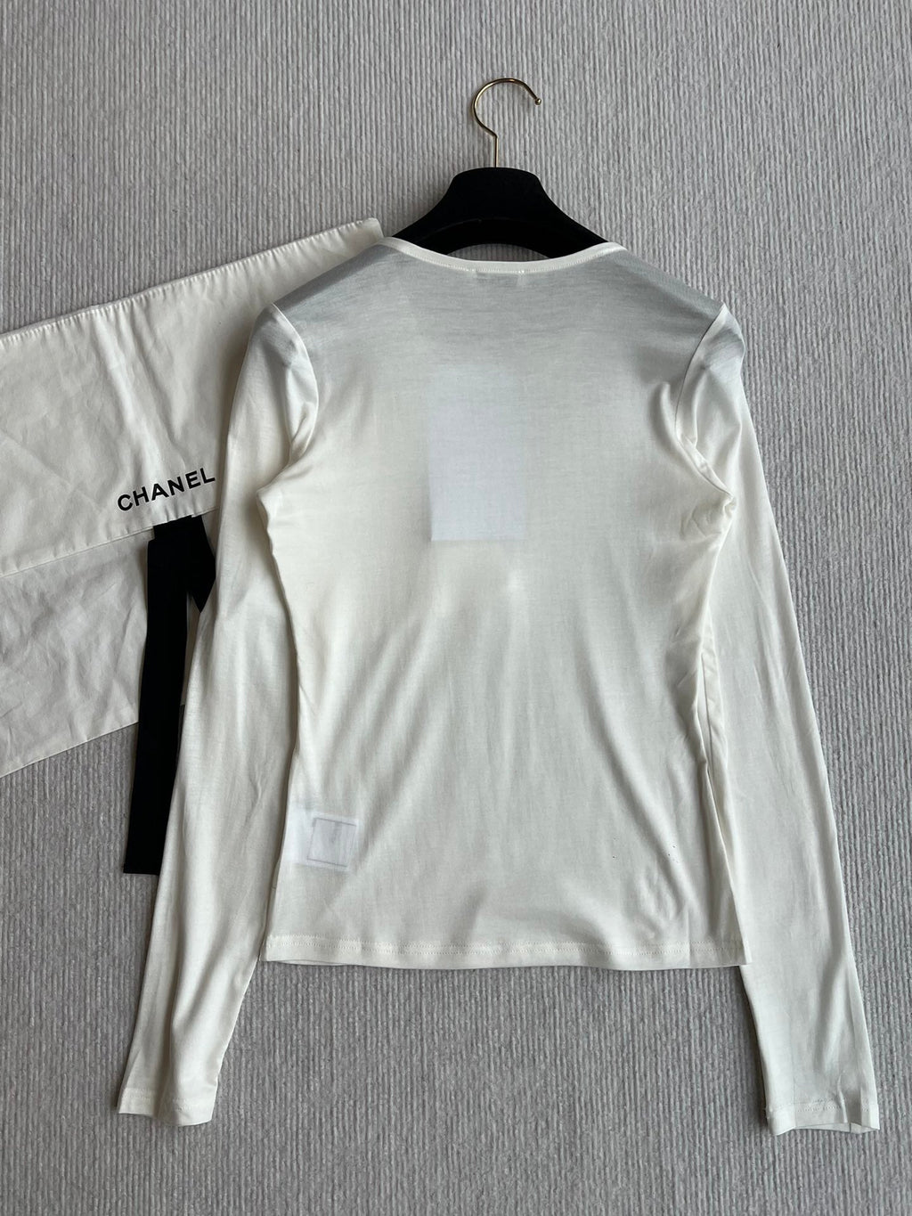 CHANEL LONG-SLEEVE T-SHIRT STYLE 28