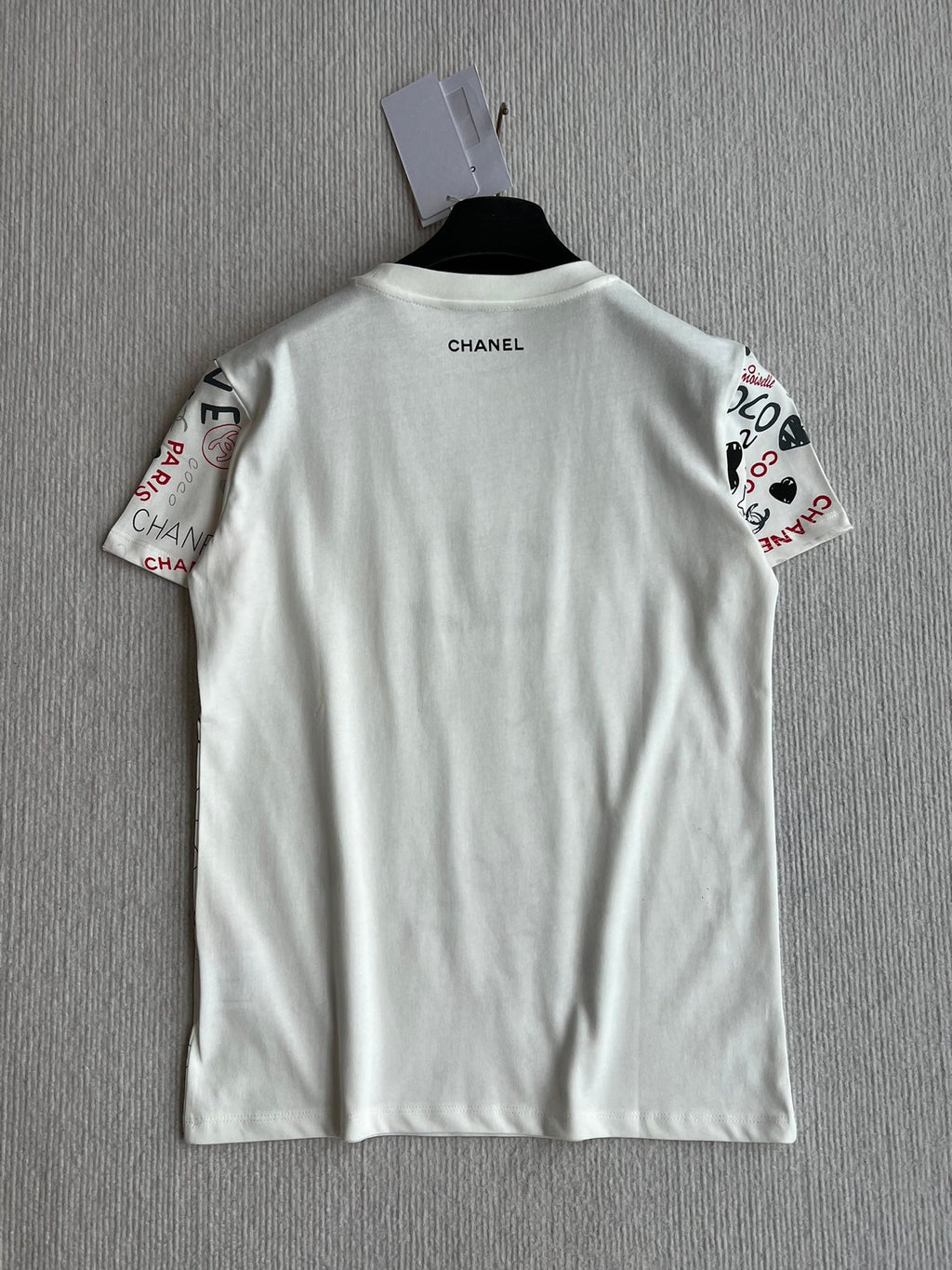 CHANEL OFF-WHITE LOGO PRINT T-SHIRT