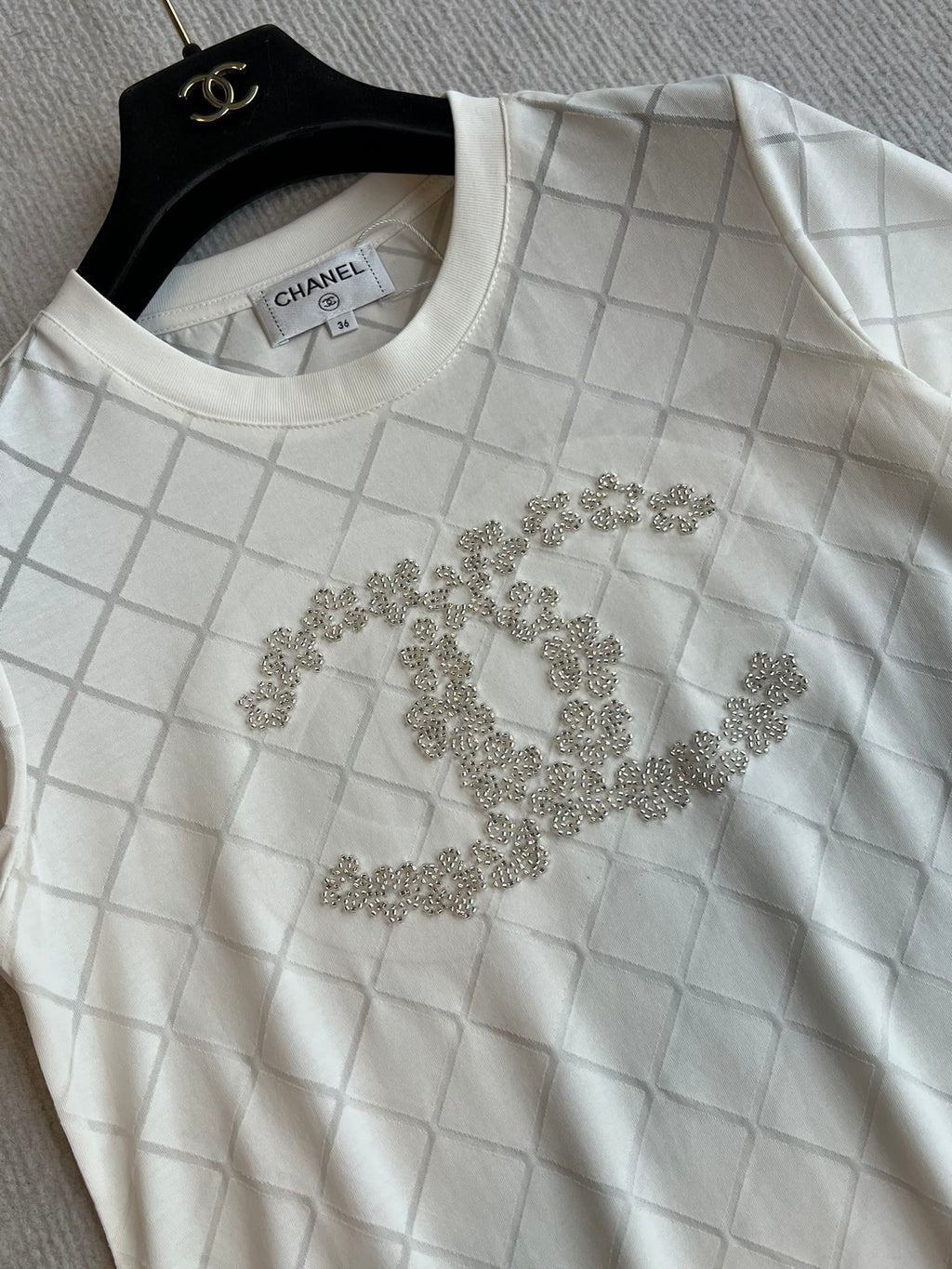 CHANEL WHITE SHORT-SLEEVE EMBELLISHED T-SHIRT