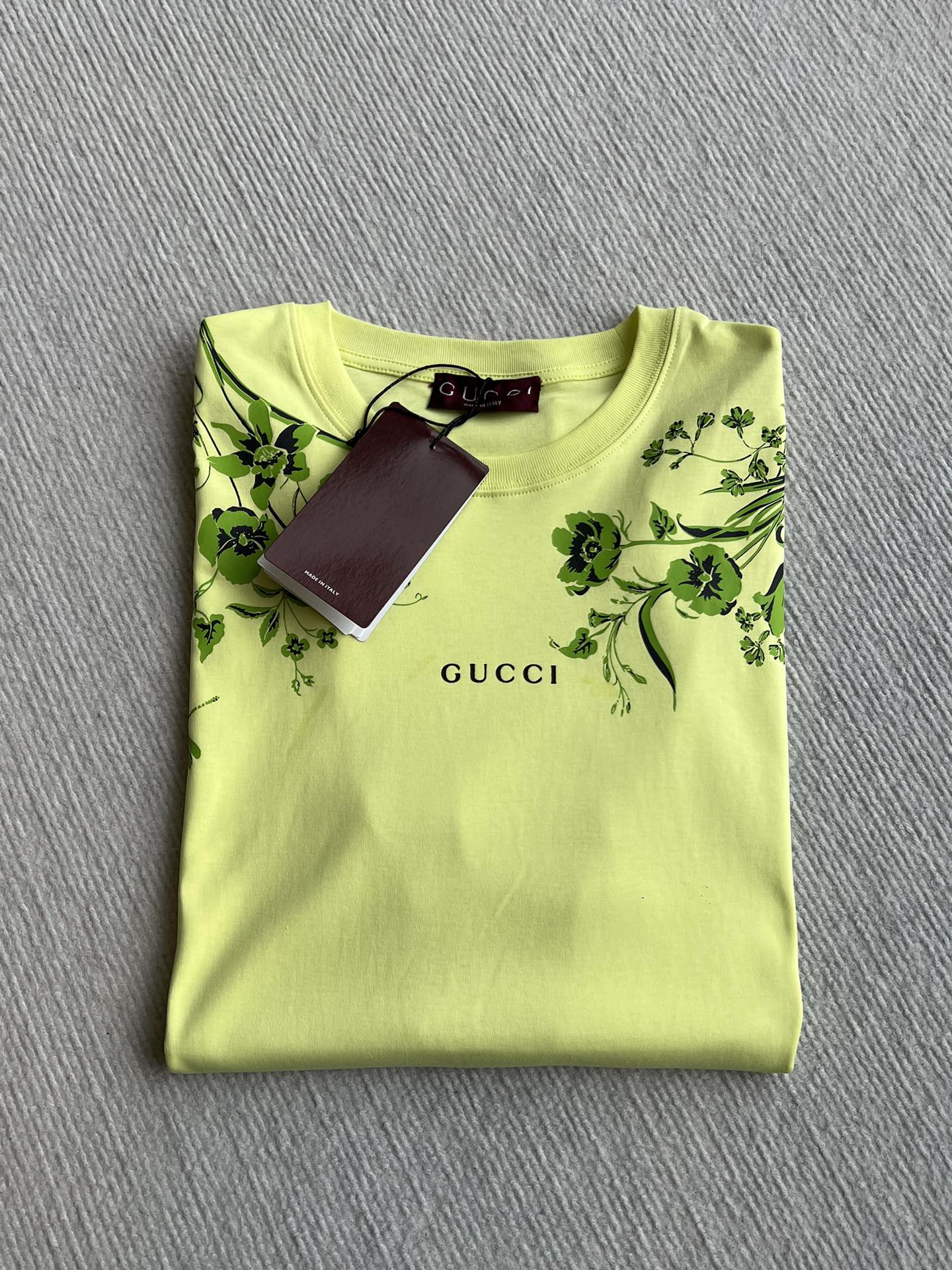 GUCCI SHORT SLEEVE LOGO PRINTED T-SHIRT 275722