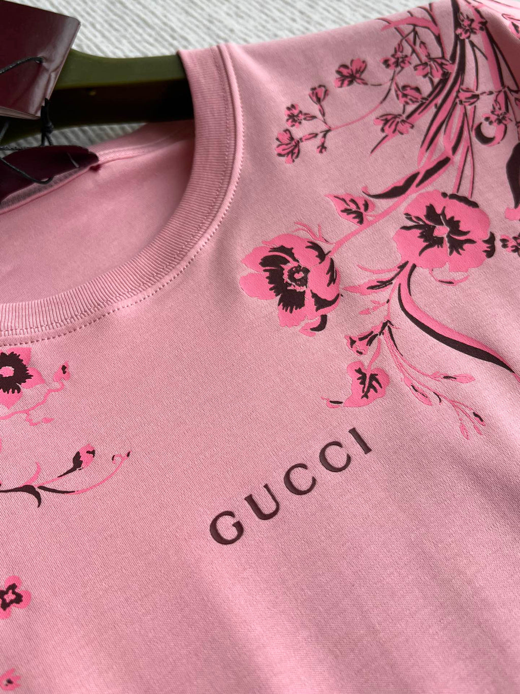 GUCCI SHORT SLEEVE LOGO PRINTED T-SHIRT 275723