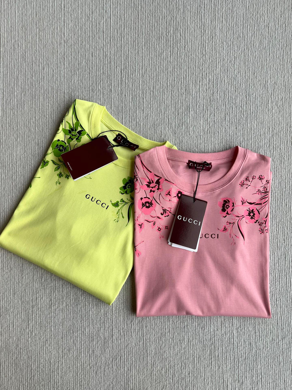 GUCCI SHORT SLEEVE LOGO PRINTED T-SHIRT 275723