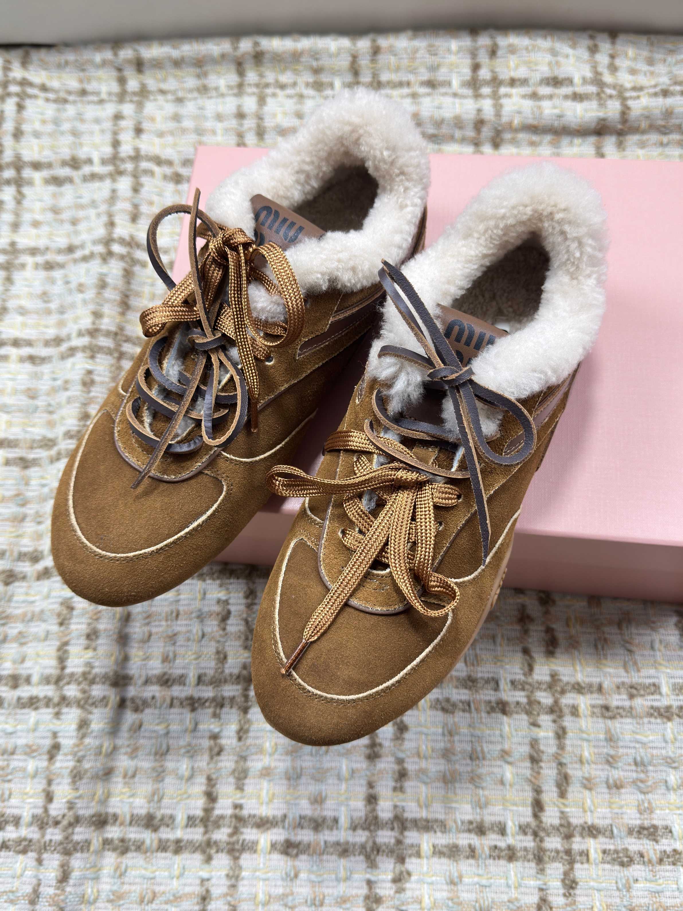 MIUMIU 26S SNEAKERS IN DARK BROWN SUEDE AND SHEARLING